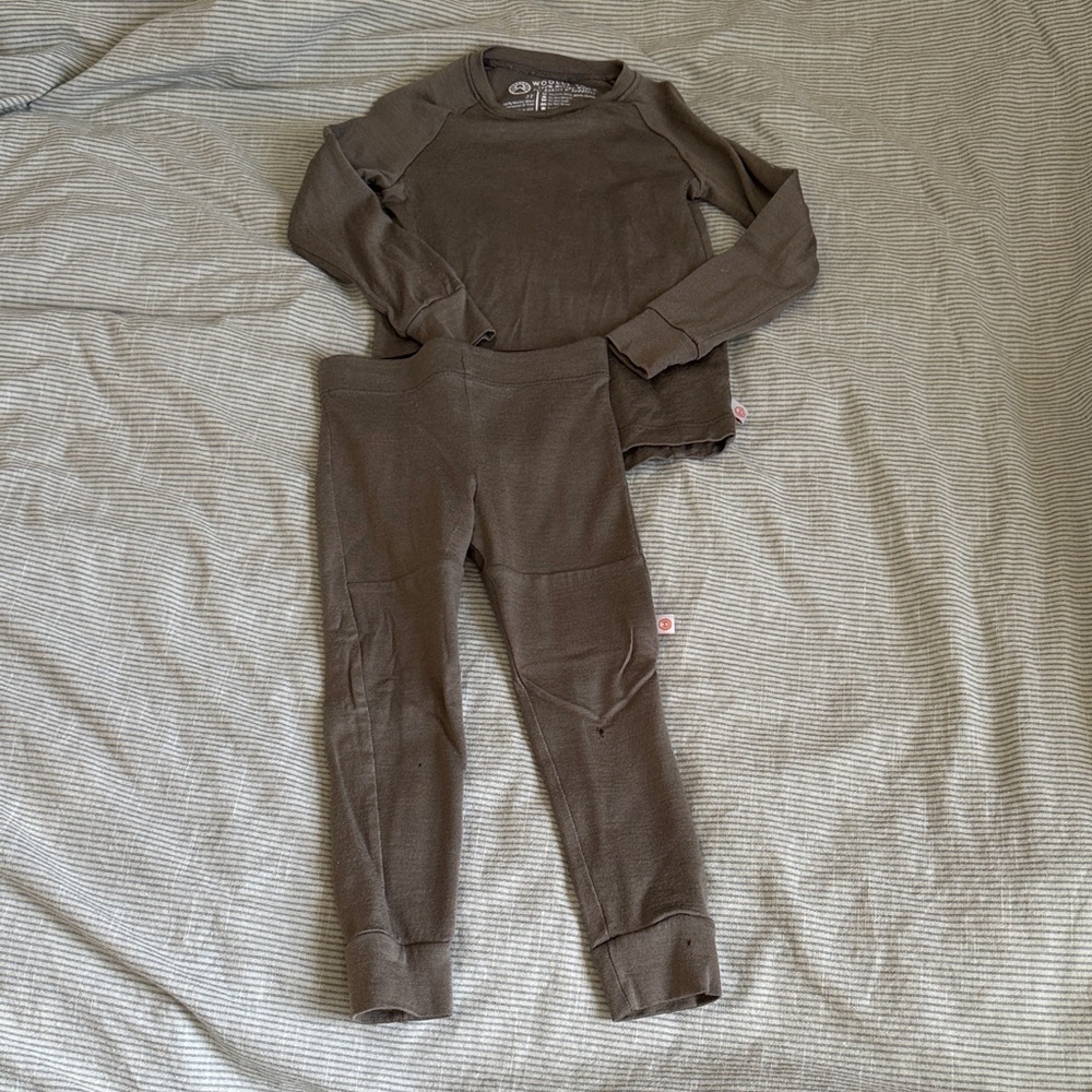 Woolly Tots merino wool baselayers